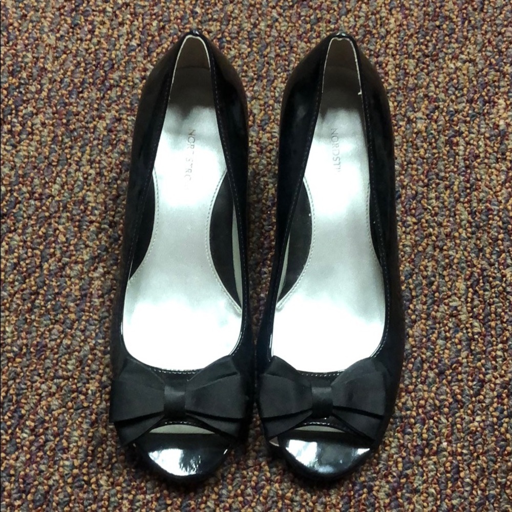 Black wedged heels